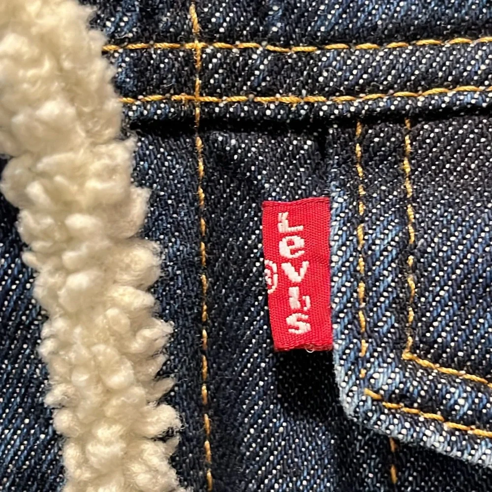 LevisType 3 Sherpa Trucker Denim Blue Jacket Women’s Size L - Picture 9 of 16